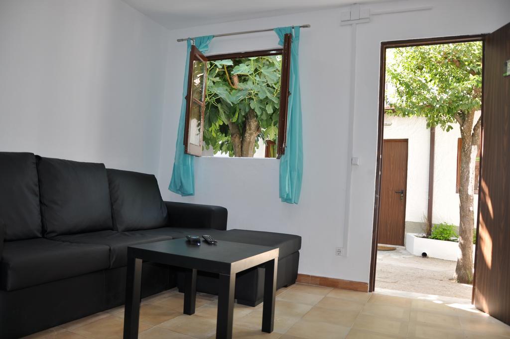 Local Duarte's Guest house